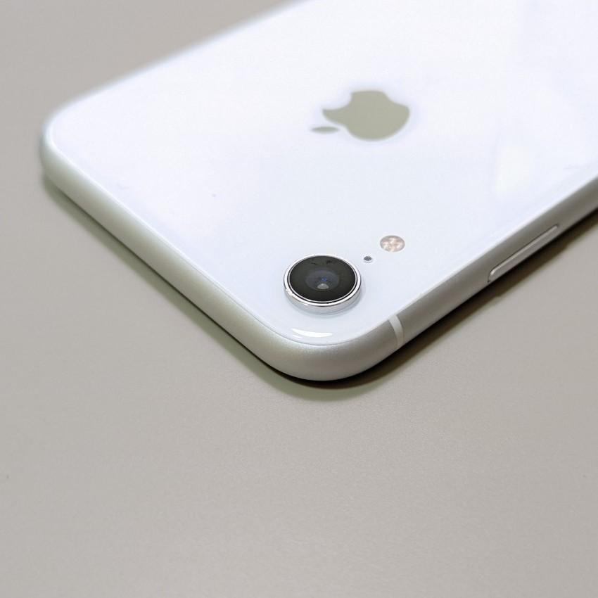 低価格の White XR iPhone 64 SIMフリー GB スマートフォン本体 低価格の White XR iPhone 64 SIMフリー GB スマートフォン本体