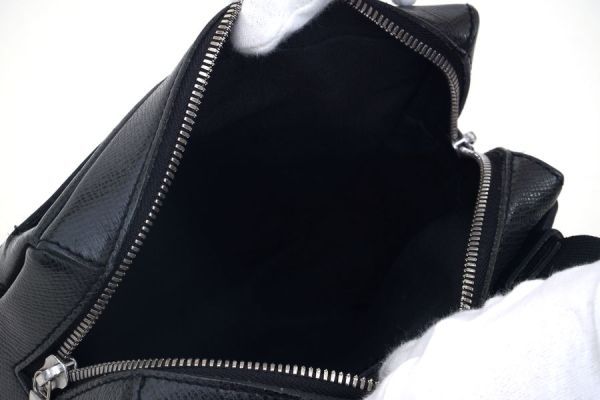 【極美品】ルイヴィトン Louis Vuitton タイガ サヤン アルドワーズ ブラック 黒 ショルダーバッグ 斜め掛け 鞄 メンズ 定価約10万_画像7