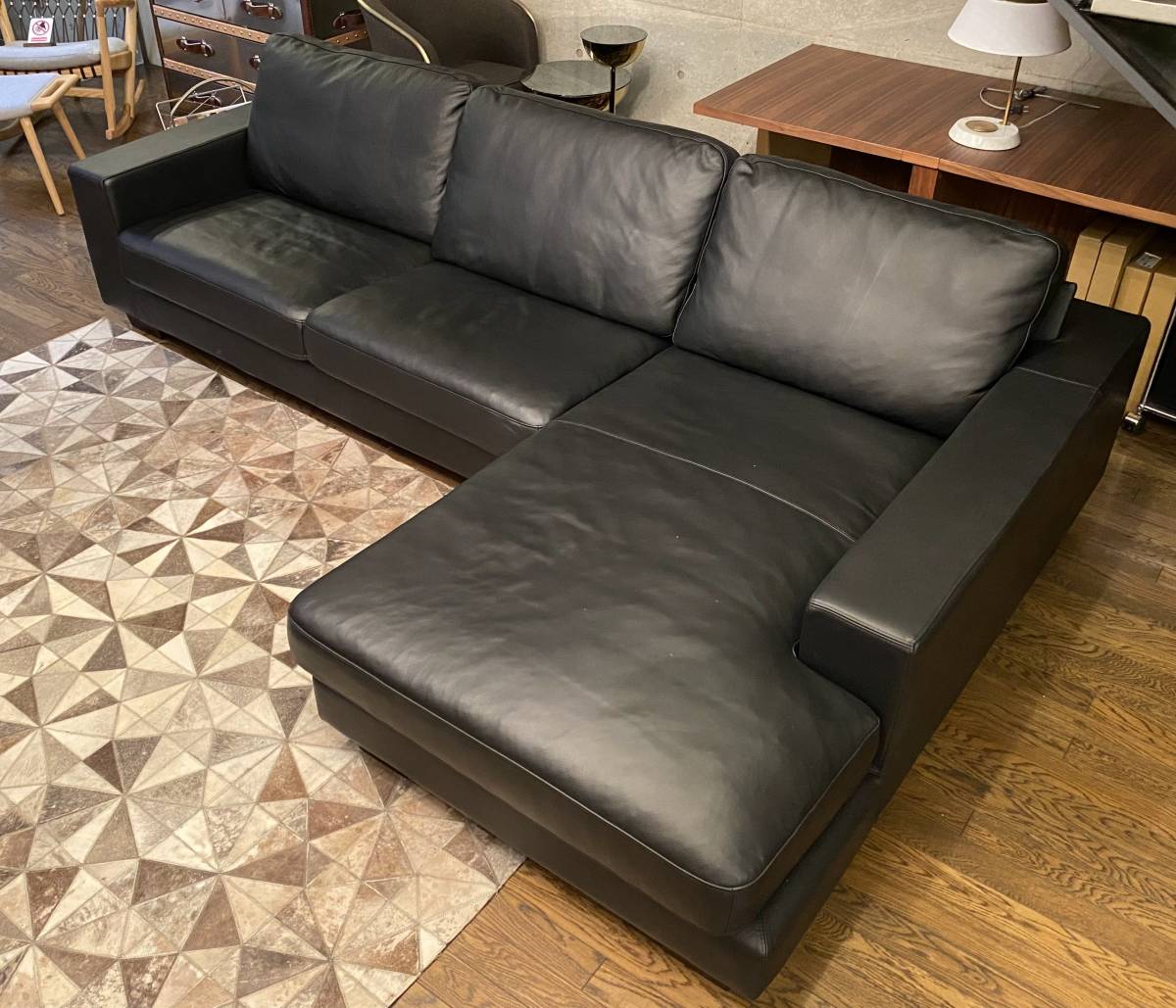 85万円 新同!Moda Sofa 280cm(検索 総革,カウチソファー 85万円 新同!Moda Sofa 280cm(検索 総革,カウチソファー