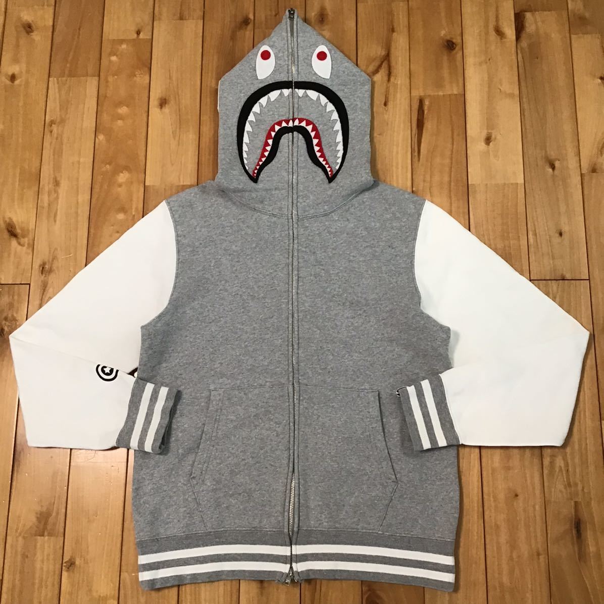 シャーク パーカー グレー × ホワイト Mサイズ shark full zip hoodie a bathing ape bape エイプ ベイプ アベイシングエイプ d51