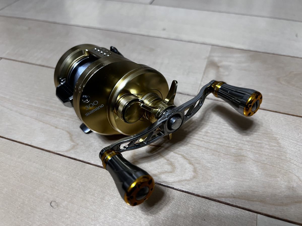 シマノ(SHIMANO) リール ベイトリール 18 カルカッタコンクエスト 300