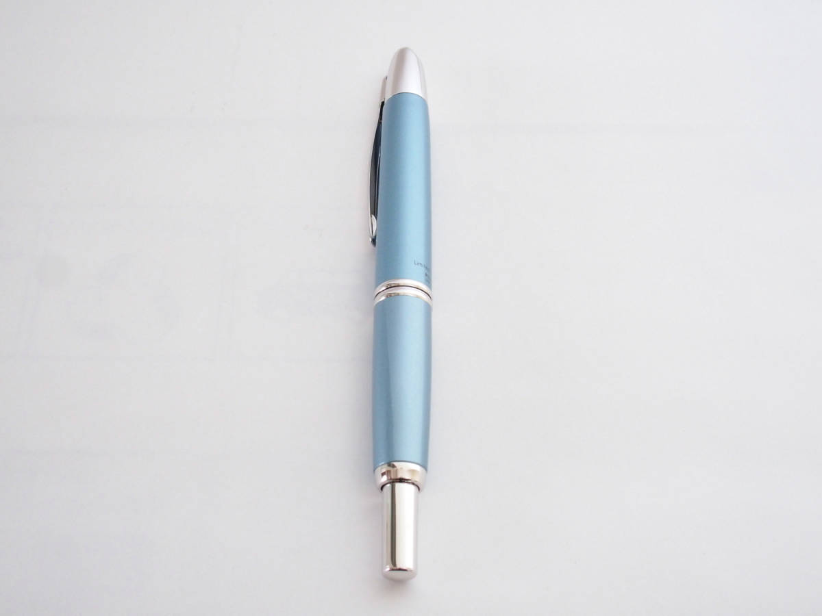 期間限定:30%OFF パイロット キャップレス F 2006限定 アイスブルー