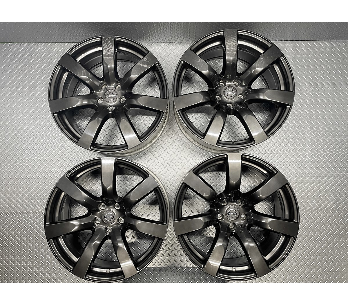 R35純正ホイール 20インチ 9.5J PCD114.3-