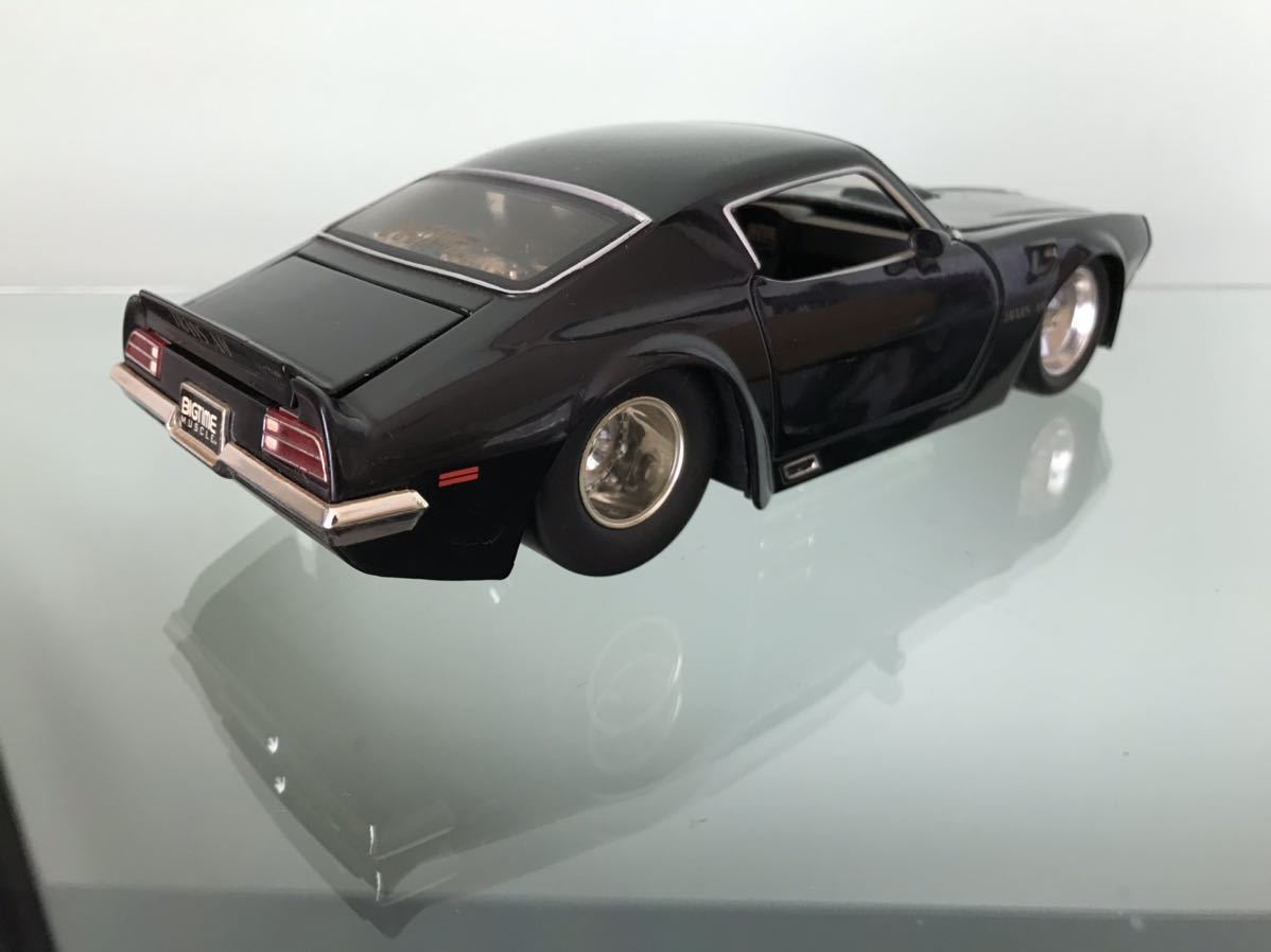 送料無料　1/24 ポンティアック　トランザム　ミニカー　JADA TOYS PONTIAC TRANS AM 1972 マッスルカー