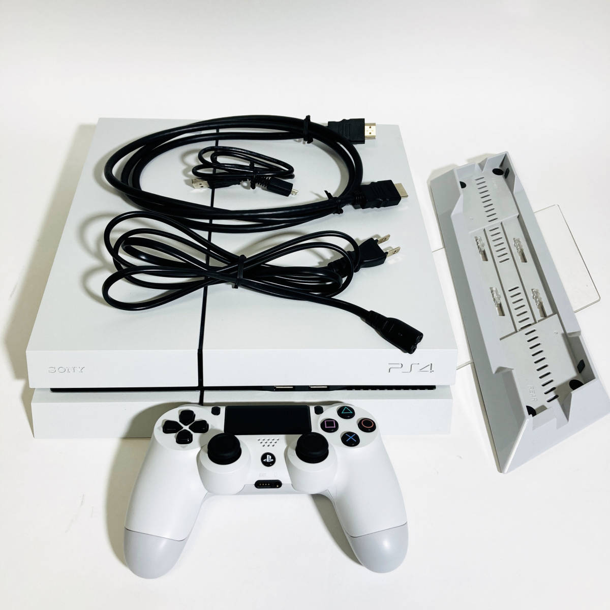 PlayStation(R) 4グレイシャー・ホワイト／ CUH-1200A B02 縦置き