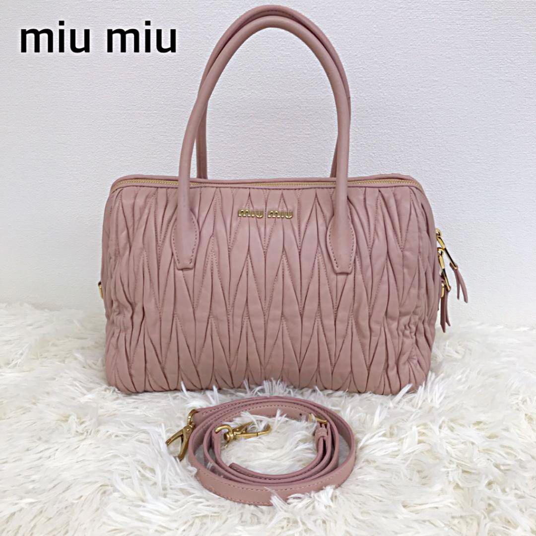 ✨美品✨ミュウミュウ マトラッセショルダーバッグ-