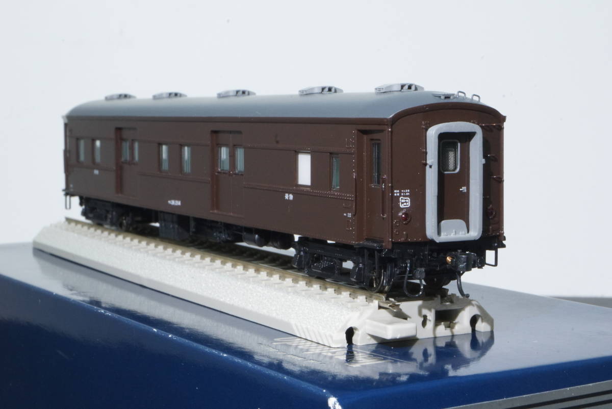天賞堂 マニ36 (スハ32改造車) EG仕様 荷物室扉 桟有