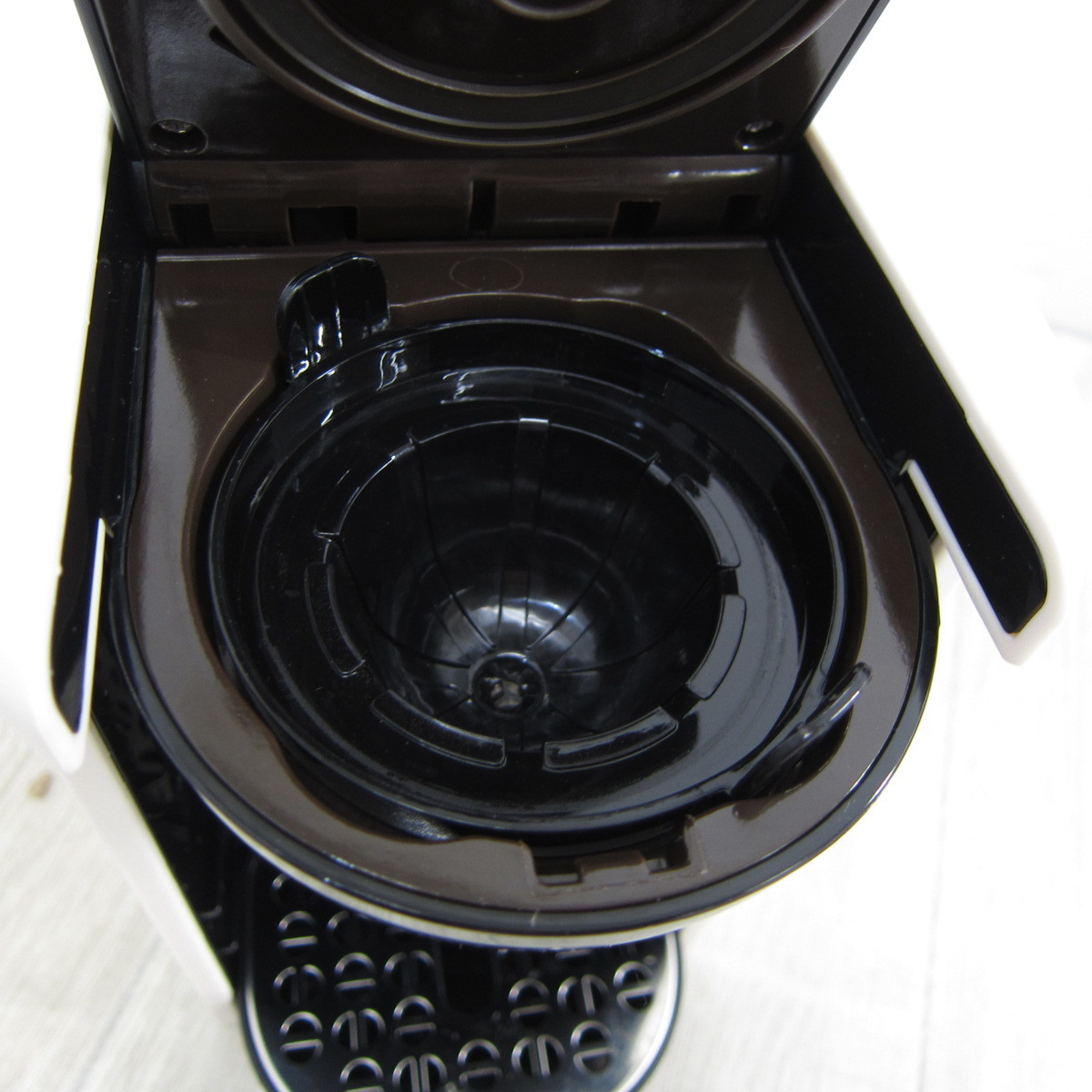 PB3077【美品】UCC ドリップポッド 一杯抽出 コーヒーマシン カプセル式 DP3 ホワイト コーヒーメーカー