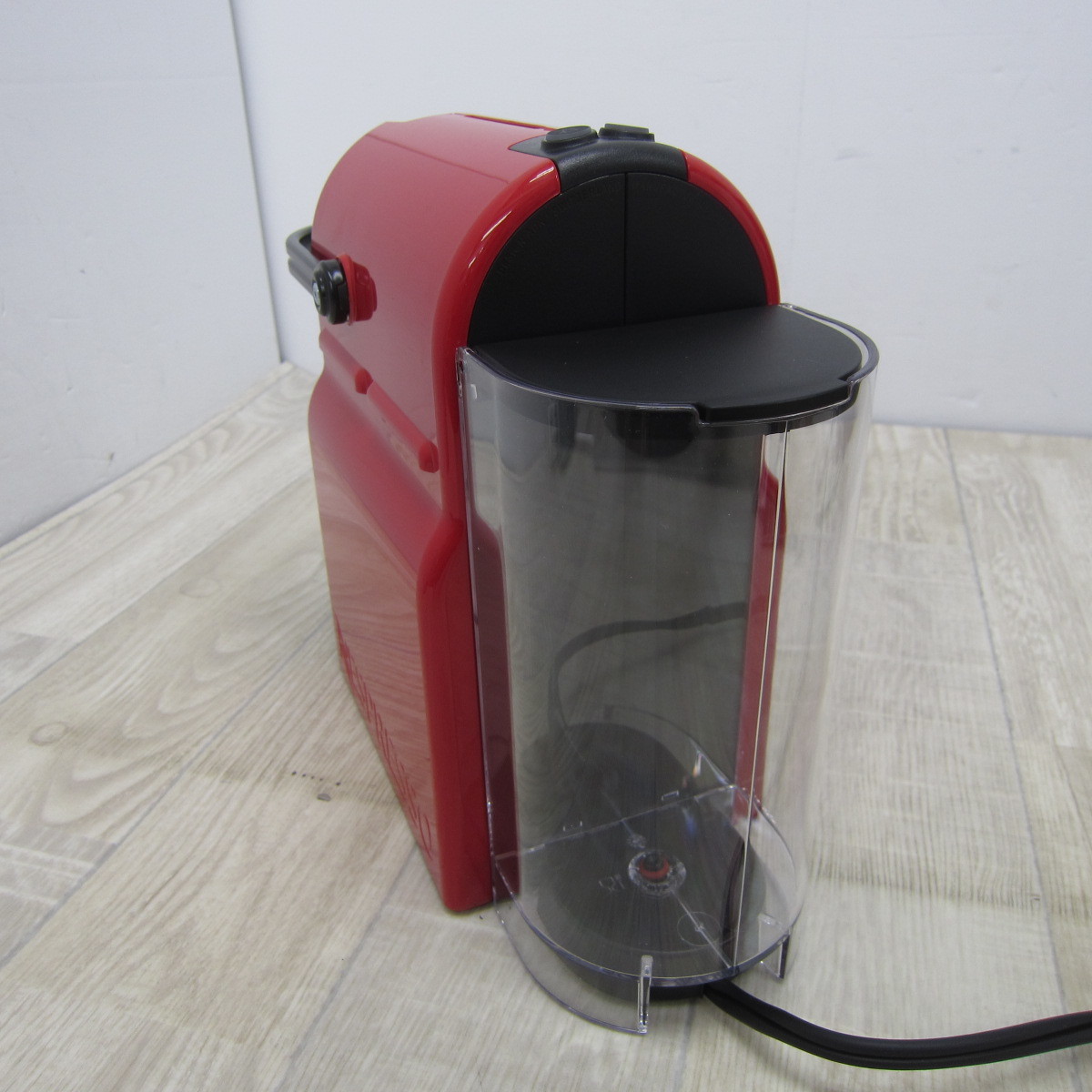 PS3201【未使用】ネスプレッソ カプセル式コーヒーメーカー イニッシア ルビーレッド 水タンク容量0.6L コンパクト 軽量 C40-RE-W 