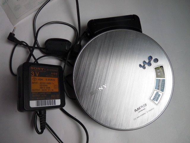 SONY CD WALKMAN D-NE830 CDウォークマン 動作品□バッテリーケース