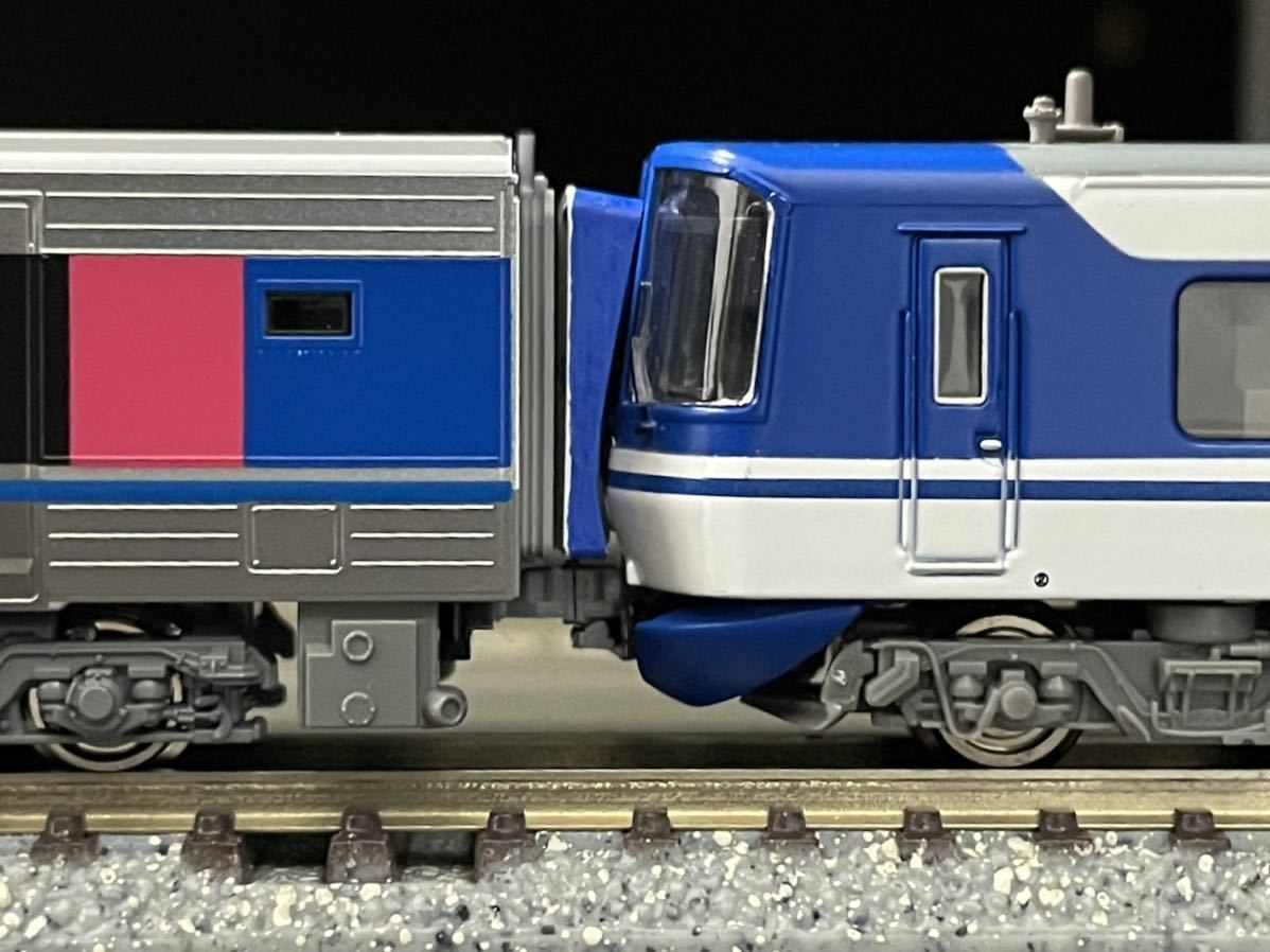 マイクロエース microace 智頭急行 スーパーはくと HOT7000系【A2052 バラ/貫通形先頭車両 7020形 KATO 併結仕様】#10-1693の画像1