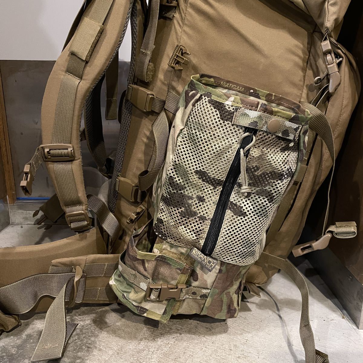 非売品 新品未使用 MYSTERY RANCH MILITARY PRC-117G Radio Pouch ラジオポーチ マルチカム Multicam MADE IN USA ミステリーランチ