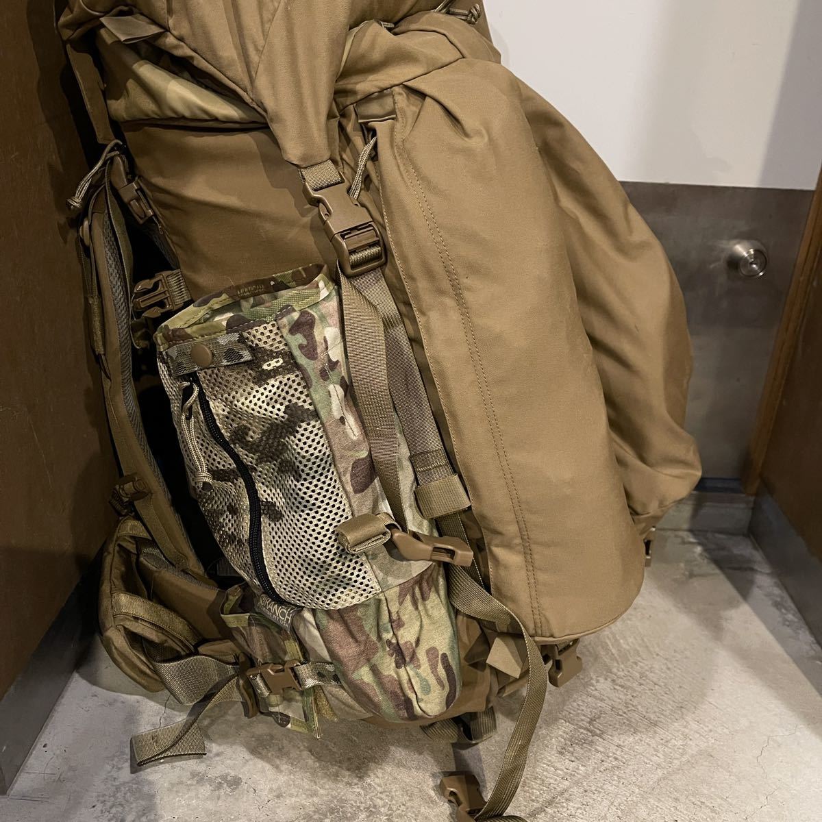 非売品 新品未使用 MYSTERY RANCH MILITARY PRC-117G Radio Pouch ラジオポーチ マルチカム Multicam MADE IN USA ミステリーランチ