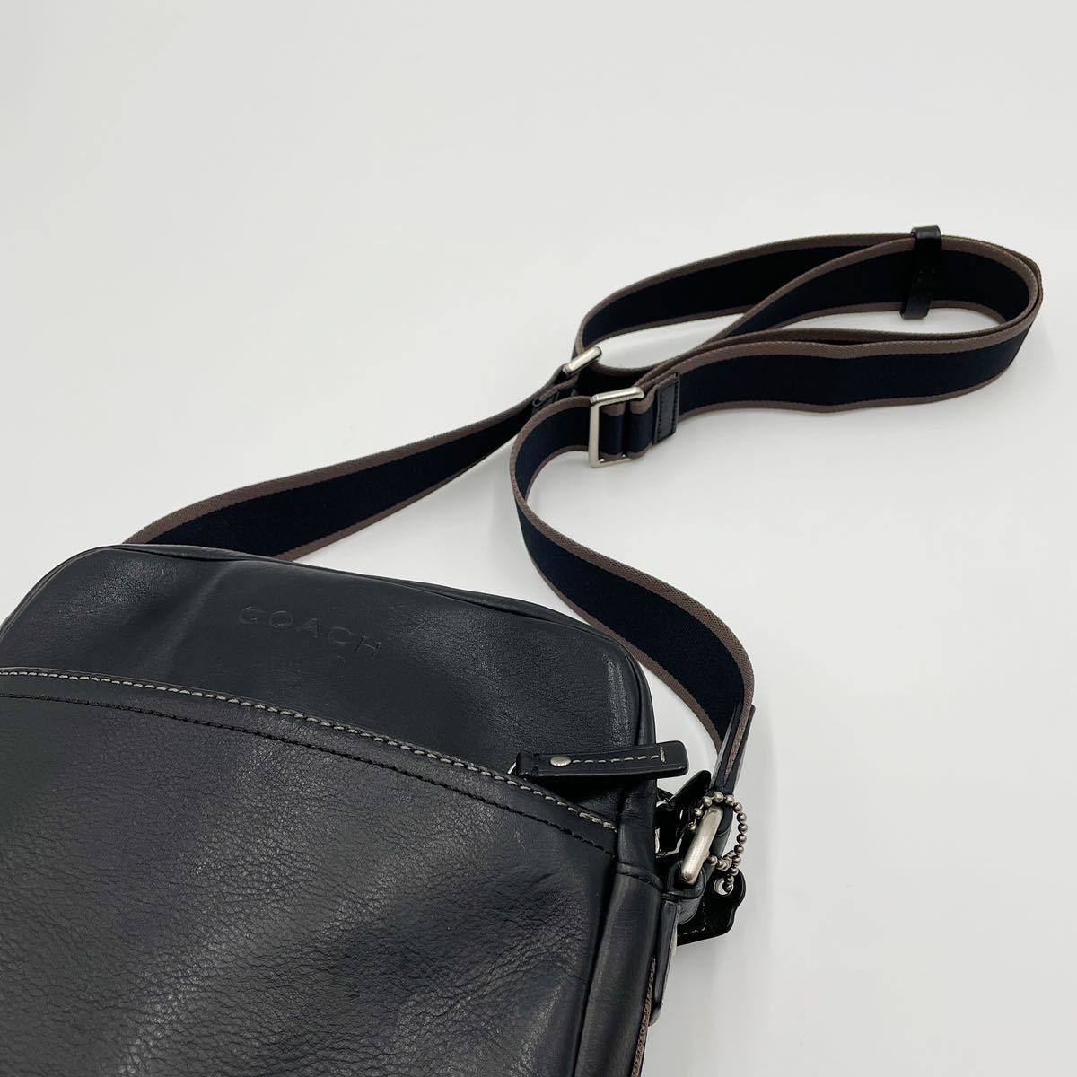 1円【極美品】COACH コーチ ショルダーバッグ ボディバッグ レザー ブラック バイカラー メンズ ロゴ型押し チャーム付 女子ウケ ブランド