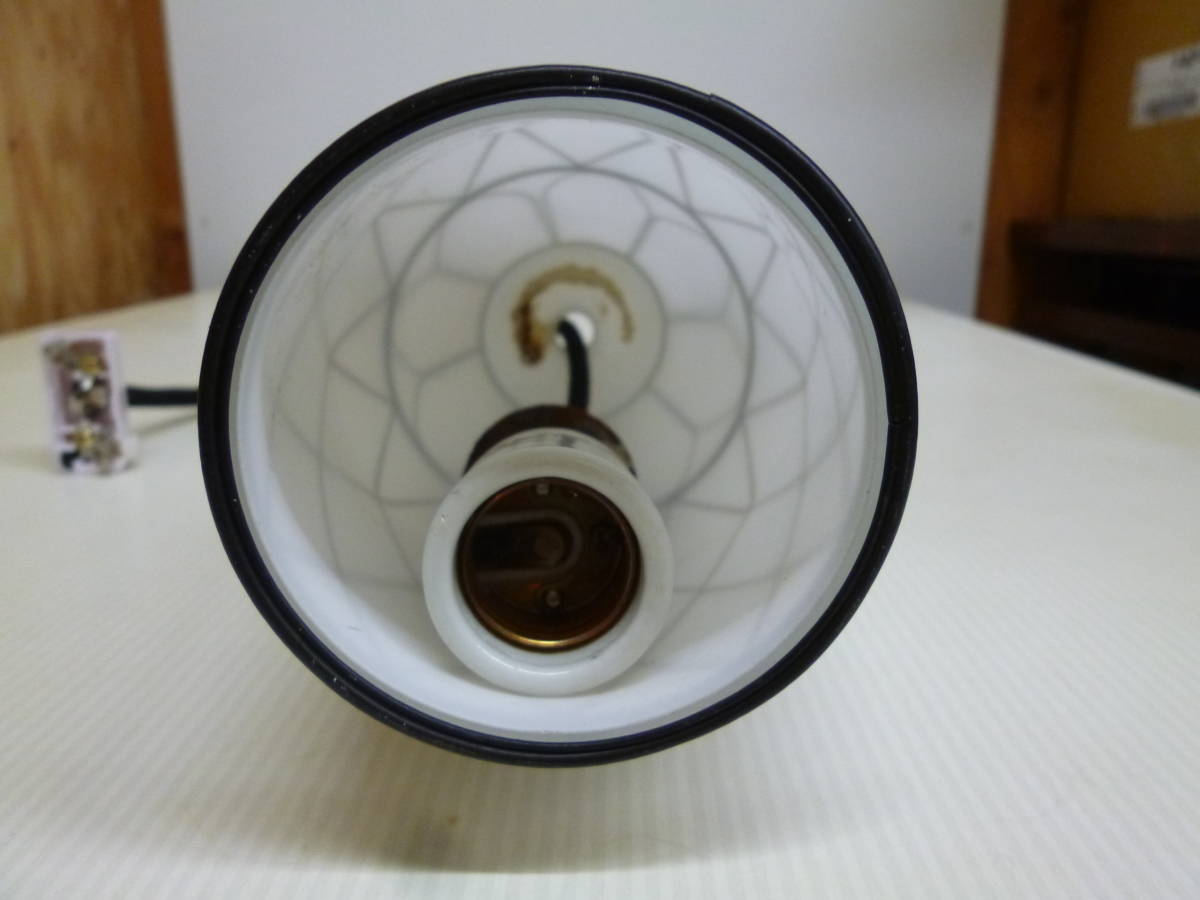 【5926】昭和レトロ　乳白色　ガラスシェード　吊り下げ照明　36Wシリカ電球(新品)付き