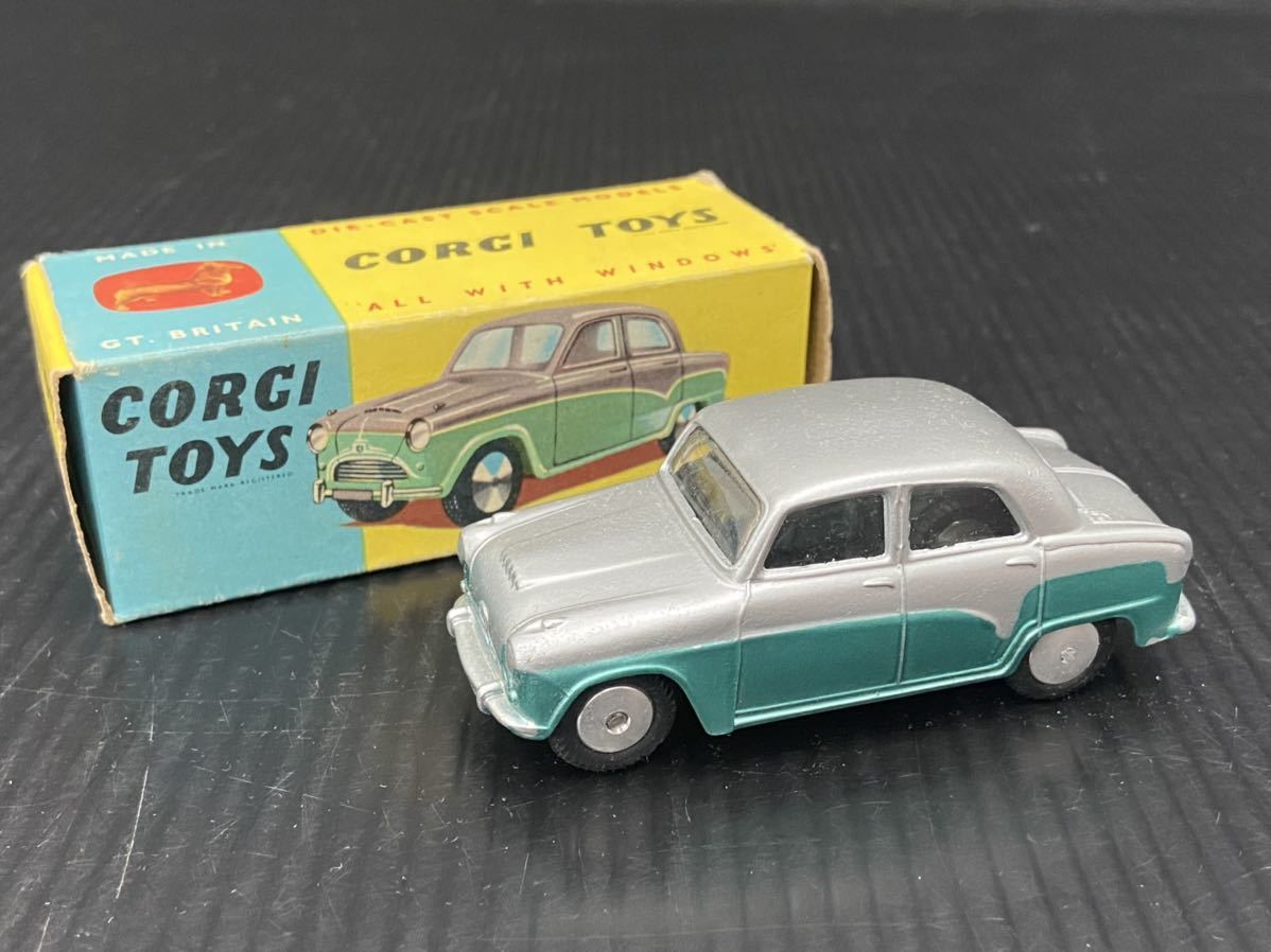 325m9) 当時物 CORGI コーギー トーイ ミニカー AUSTIN CAMBRIDGE