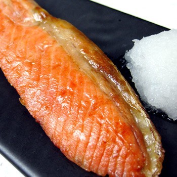紅鮭・時鮭切身セット（北の美鮭）旨味が凝縮 保存にも便利でギフトに最適の紅サケと時さけ（化粧箱入）紅鮭切身と時鮭切身 1切真空各5切_画像5