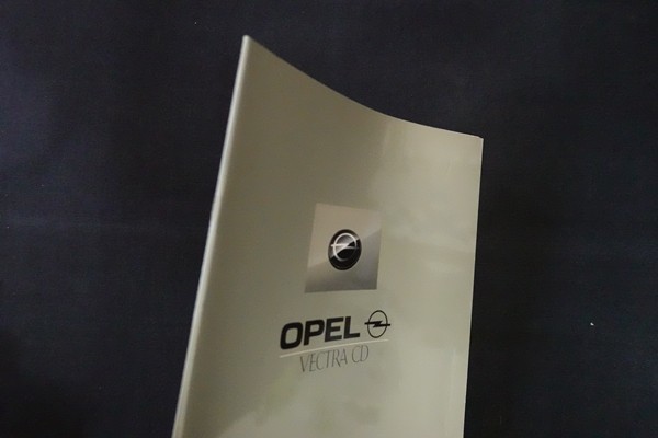 ed03/【カタログ】OPEL VECTRA CD【パンフレット】06_画像2