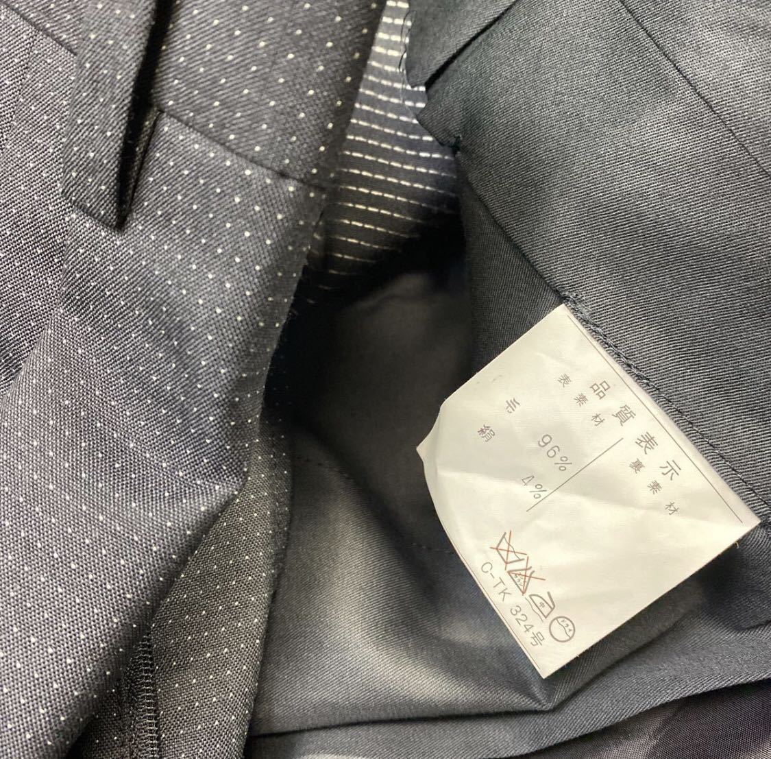  new goods b goods high class . brand tuxedo setup size AM wool silk made made in Japan charcoal gray . platinum. dot pattern immediately chapter pants 