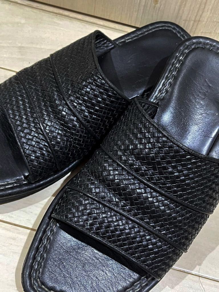 AKM COW NUBUCK CROISSANT BLACK/BLACK サンダル vibramソール
