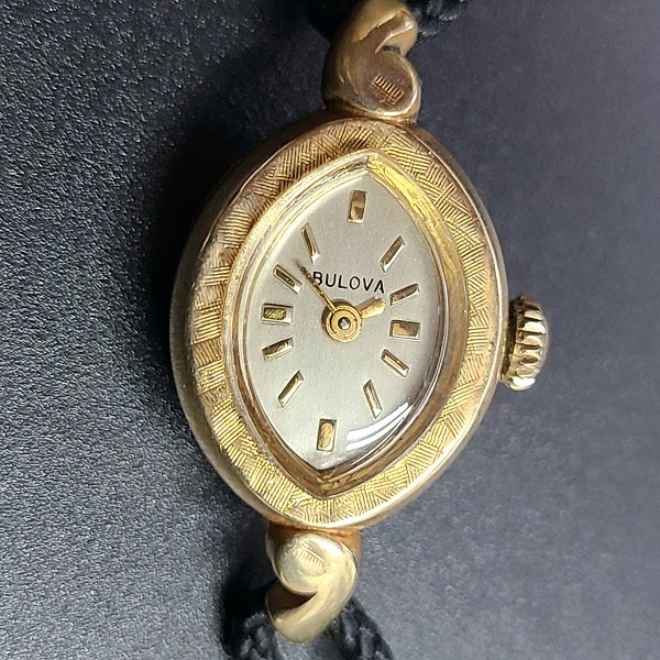 BULOVA ブローバ 14K GOLD レディース 腕時計 手巻き アンティーク_画像2