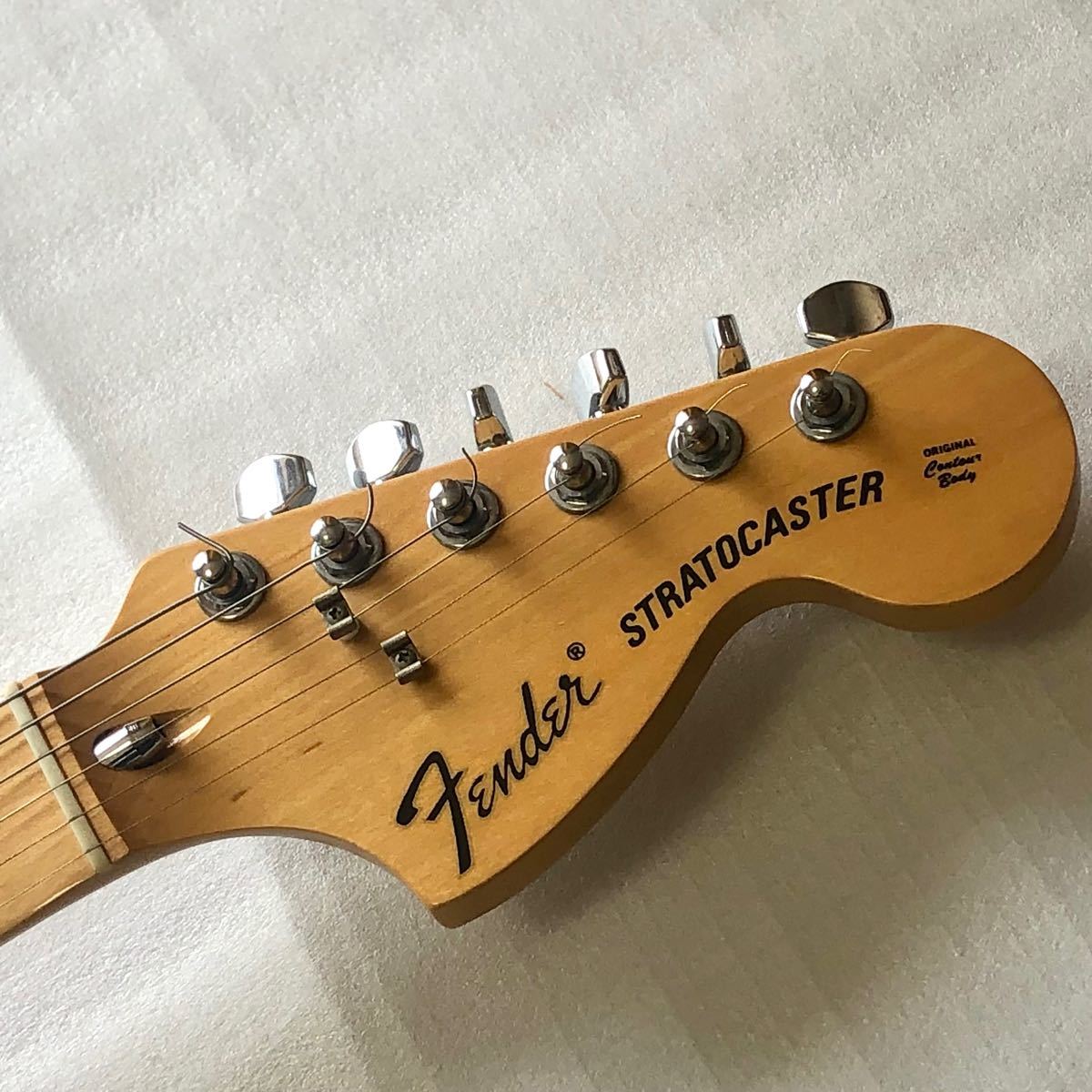 美品 Fender Japan ST72-86DSC ストラトキャスター スキャロップ指板 希少カラー