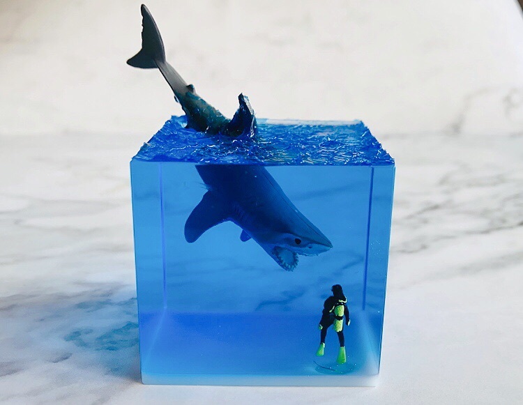 手作り サメ ダイバー 魚 海洋動物 コレクター ギフト 樹脂 コレクション フィギュア インテリア かわいい オリジナル 誕生日 プレゼント_画像2