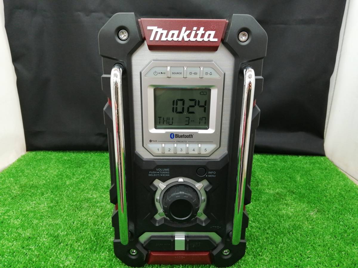 美品 makita マキタ 10.8~18V 充電式ラジオ Bluetooth対応 MR108 赤