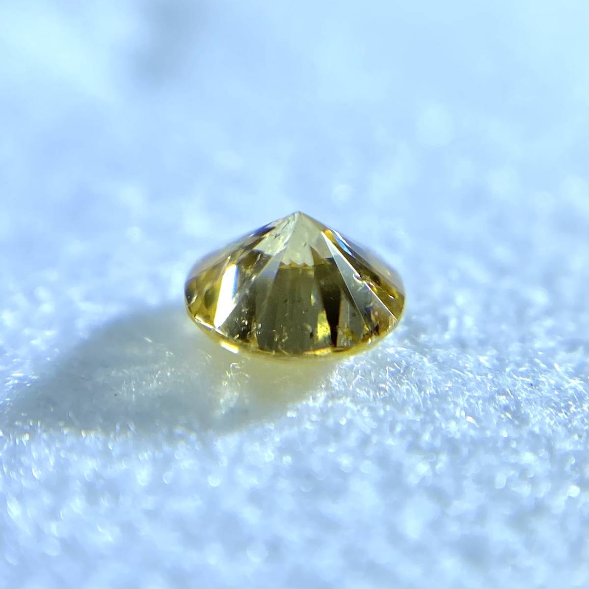 FANCY INTENSE ORANGY YELLOW 0.140ct RD/RT1168/CGL | sweatreno.com