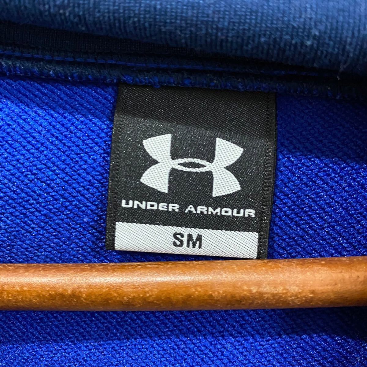 UNDER ARMOUR アンダーアーマー メンズ 長袖 パーカー ネイビー 紺色 ビッグ ロゴ SM Sサイズ 相当 スポーツ カジュアル 機能素材