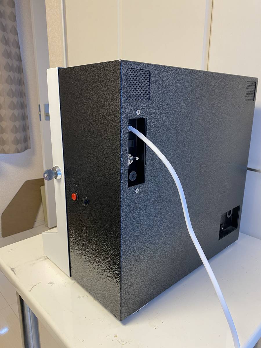 自作卓上筐体。アーケード筐体。卓上ゲーム機。17インチ液晶 自作卓上筐体。アーケード筐体。卓上ゲーム機。17インチ液晶