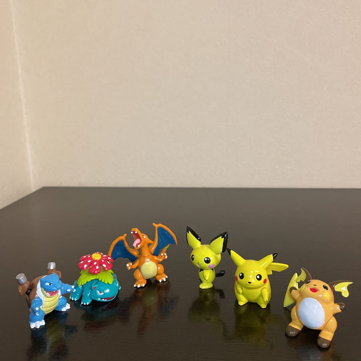 ピカチュウと柴犬のフィギュア Actionhall Ca ピカチュウと柴犬のフィギュア Actionhall Ca