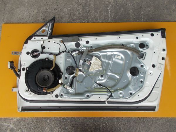 ニッサン スカイライン クーペ 370GT タイプSP CKV36 - 運転席ドア　ASSY　（フロント・Ｒ・右）　白　ホワイト - 492-013-E_画像5