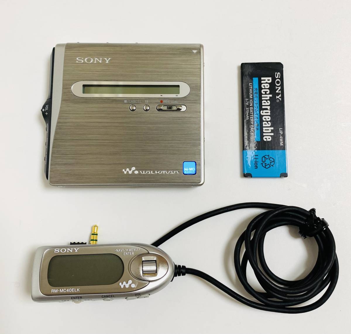 ジャンク・美品】SONY ソニー Hi-MD WALKMAN MZ-NH1 MDプレーヤー・MD