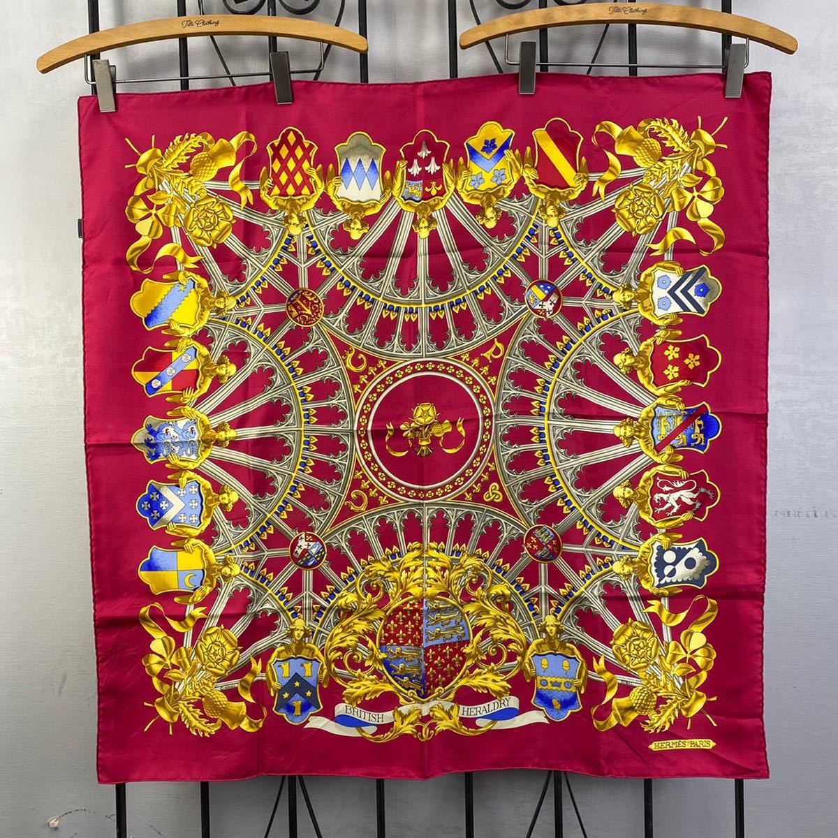 HERMES CARRES90 BRITISH HERALDRY LARGE SIZE SILK 100% SCARF MADE IN FRANCE/エルメスカレ90シルク100%大判スカーフ(英国紋章)