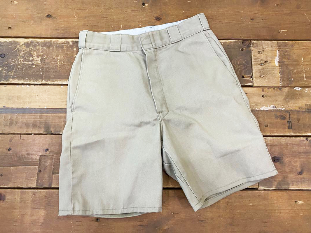 3028☆Dickies/ディッキーズ チノショートパンツ RN20697 size30/34 メンズ ベージュ ワークパンツ ハーフパンツ 古着 used☆_画像1