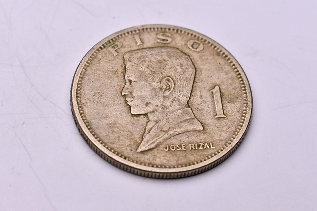 フィリピン 硬貨 ☆ 1ペソ ☆ 1972年 ☆ 1 PISO ☆ JOSE RIZAL ☆ 海外