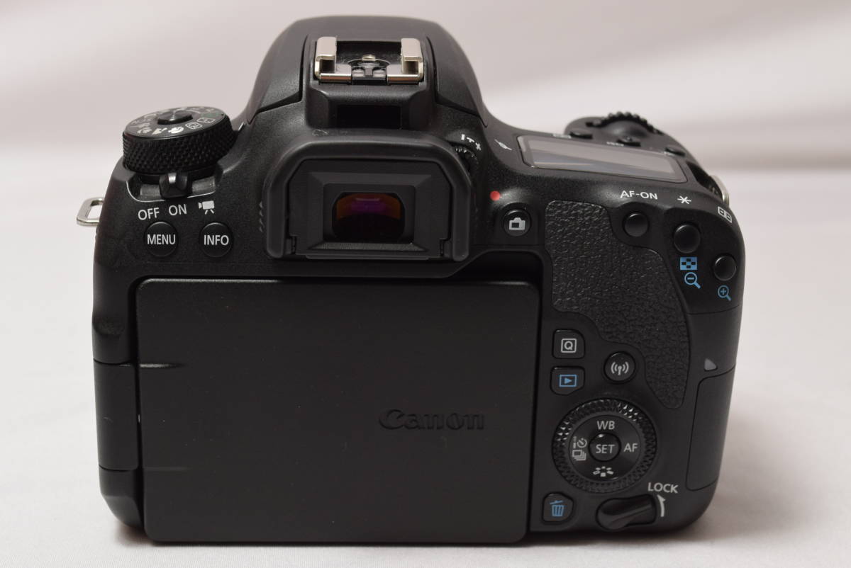 美品】 Canon デジタル一眼レフカメラ EOS 9000D ボディ 2420万画素