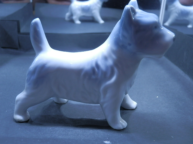 日本犬　白磁に薄いグレー　オキュペイドその前後ぐらいの想定　_画像7