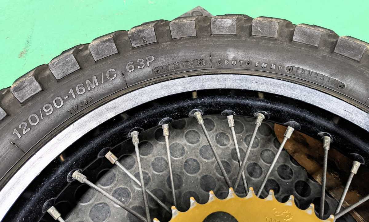 トリッカー ホイール タイヤ セロー250付けて使用 ツーリング トリッカー ホイール タイヤ セロー250付けて使用 ツーリング