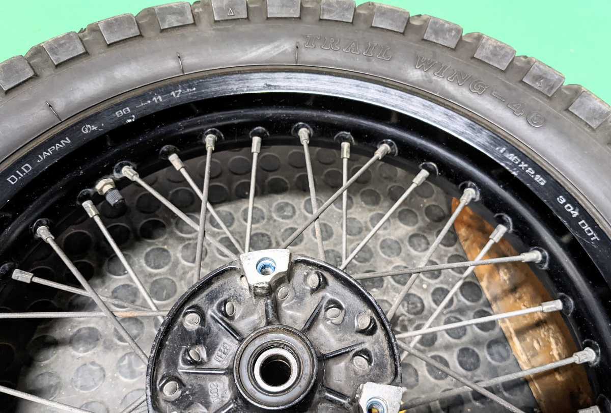 トリッカー ホイール タイヤ セロー250付けて使用 ツーリング トリッカー ホイール タイヤ セロー250付けて使用 ツーリング
