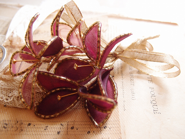 * corsage beads cloth made artificial flower purple graduation ceremony go in . type party . cosplay Event 