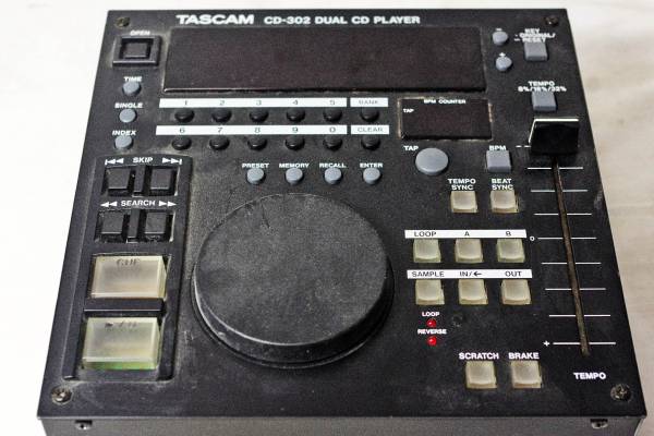  Junk *TASCAM CD-302 DUAL CD PLAYR для контроллер *Te-1