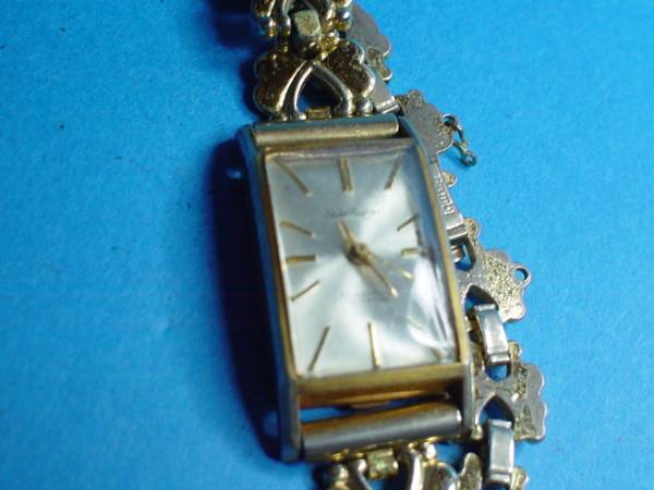 珍品　デザイン　アンティーク　手巻式　１９石　SEIKO　FASHION　婦人用腕時計　角型　ゴールド　ジャンク品_画像1