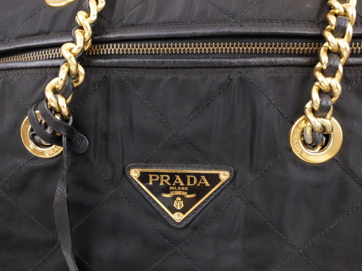 海外受注発注品 PRADA 三角ロゴ　キルティング　ボストンバッグ　トートバッグ　プラダ トートバッグ