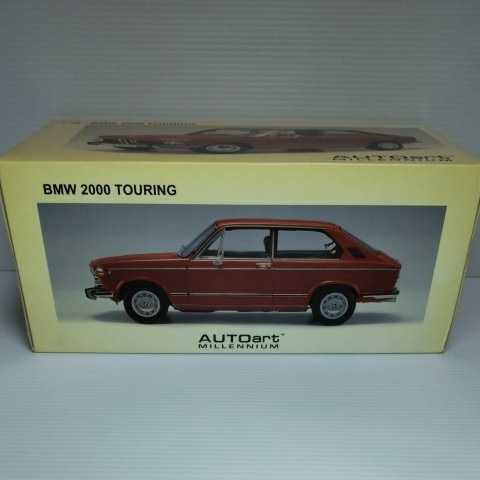1/18 AutoOart オートアート 70683 BMW 2000 TOURING (GRANADARED)ダイ