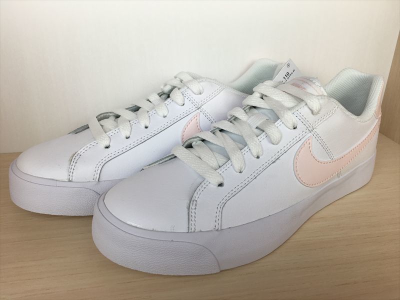 ◇ NIKE ナイキ Court Royale AO2810-110 スニーカー シューズ サイズ23.5cm ホワイト系 レディース ◇ NIKE ナイキ Court Royale AO2810-110 スニーカー シューズ サイズ23.5cm ホワイト系 レディース