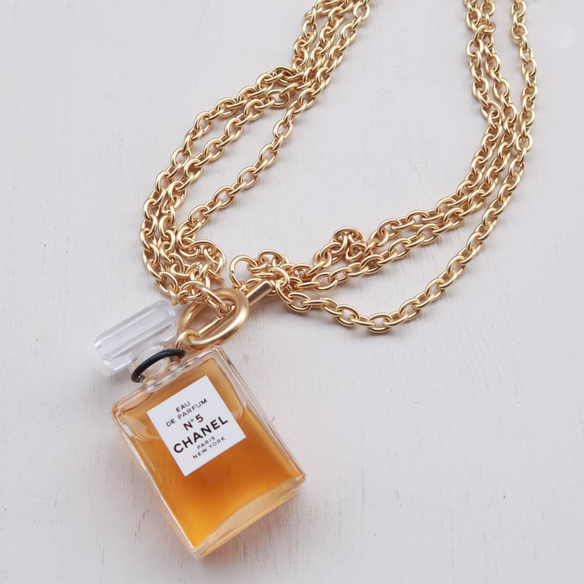  Chanel CHANEL NO.5 духи Mini бутылка цепь колье Gold кейс для украшений Vintage редкость прекрасный товар духи бутылка пуховка .-m