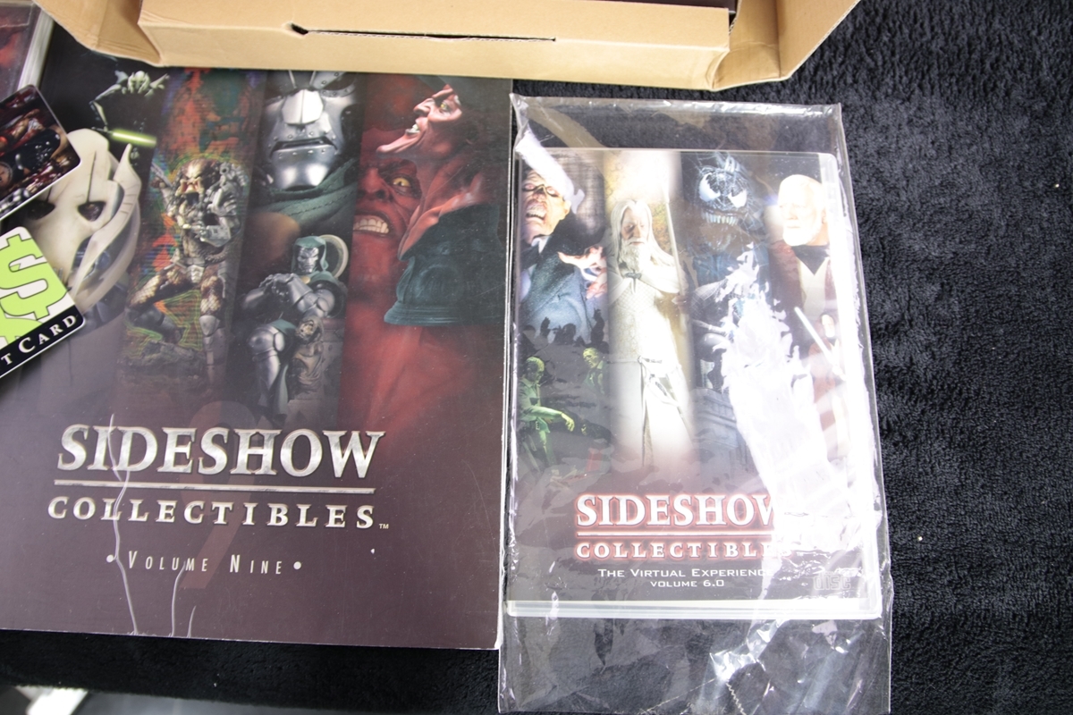 資料祭 [サイドショウ 公式フィギュアカタログ 4冊&DVDケースセット] 洋書 英語版 SIDESHOW COLLECTIBLES 図録模型 パンフレット 05年～ _画像2