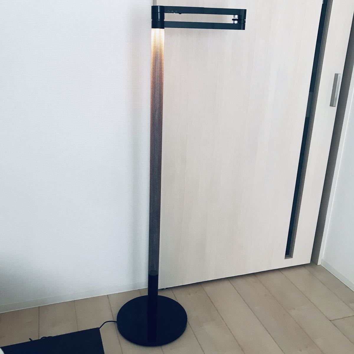 Dyson Lightcycle Morphフロアライト (ブラック/ブラック) ダイソン